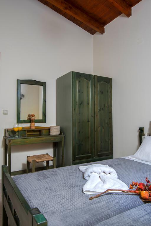 Kyriaki'S Cozy Apartments Agia Marina Exteriör bild