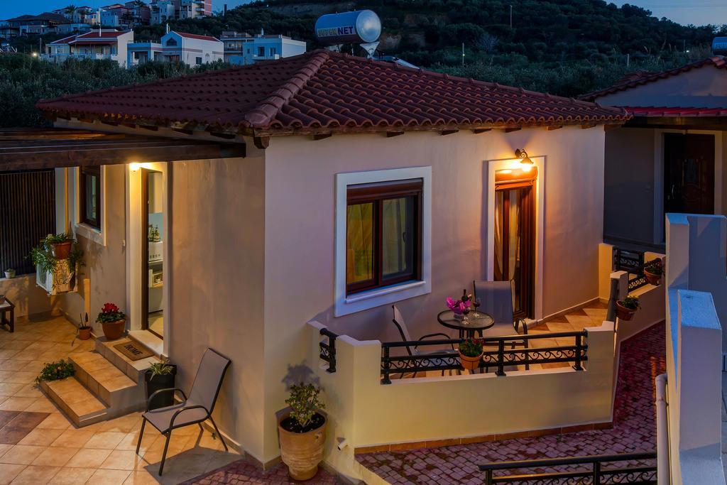 Kyriaki'S Cozy Apartments Agia Marina Exteriör bild