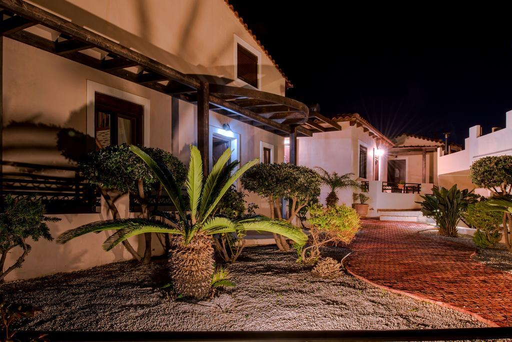 Kyriaki'S Cozy Apartments Agia Marina Exteriör bild