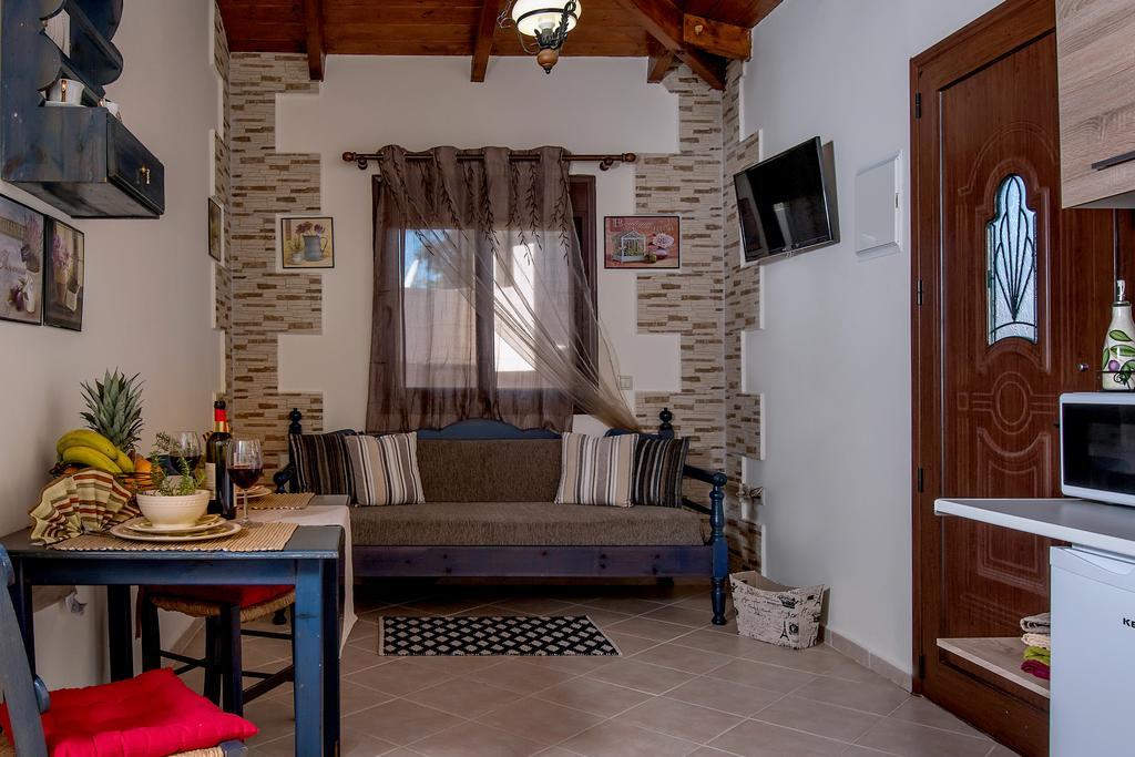 Kyriaki'S Cozy Apartments Agia Marina Exteriör bild