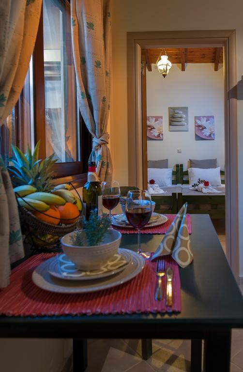 Kyriaki'S Cozy Apartments Agia Marina Exteriör bild