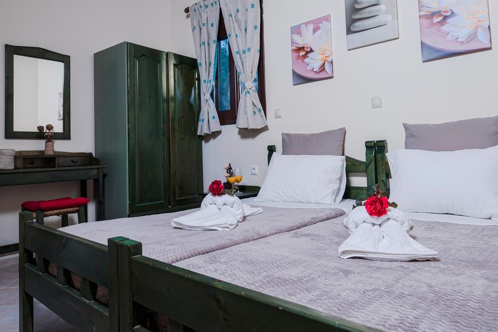 Kyriaki'S Cozy Apartments Agia Marina Exteriör bild