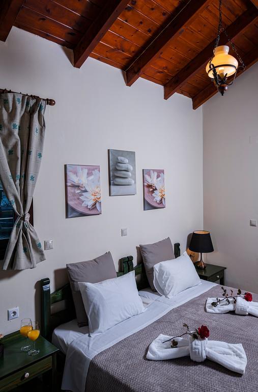 Kyriaki'S Cozy Apartments Agia Marina Exteriör bild
