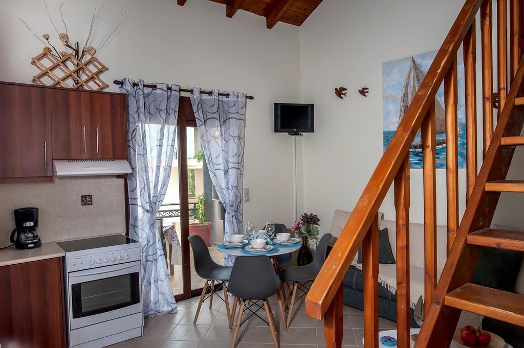 Kyriaki'S Cozy Apartments Agia Marina Exteriör bild