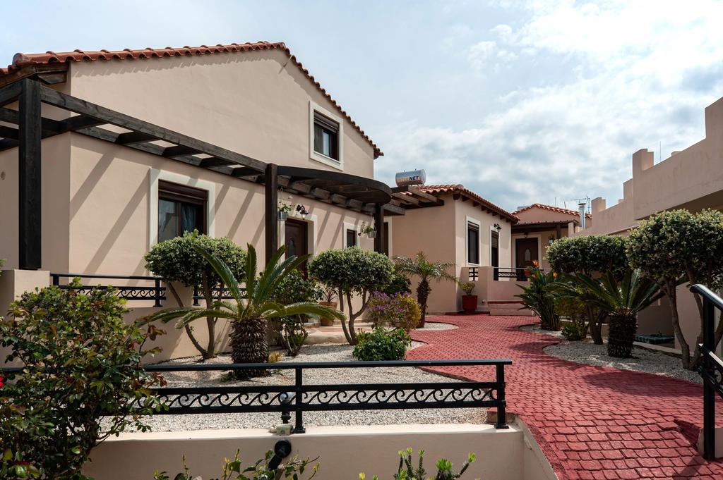 Kyriaki'S Cozy Apartments Agia Marina Exteriör bild